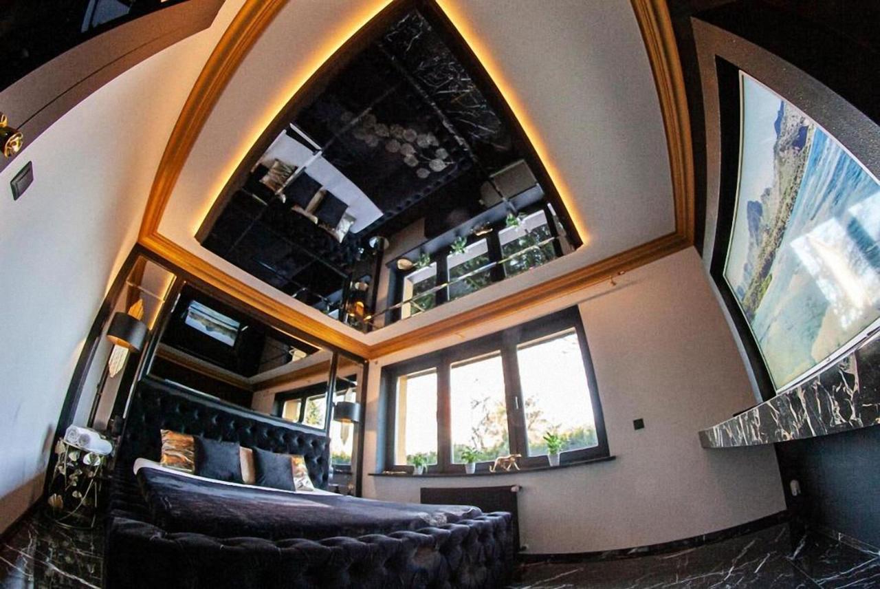 Black Night Willa Pulkowa Apartment Varşovia Exterior foto