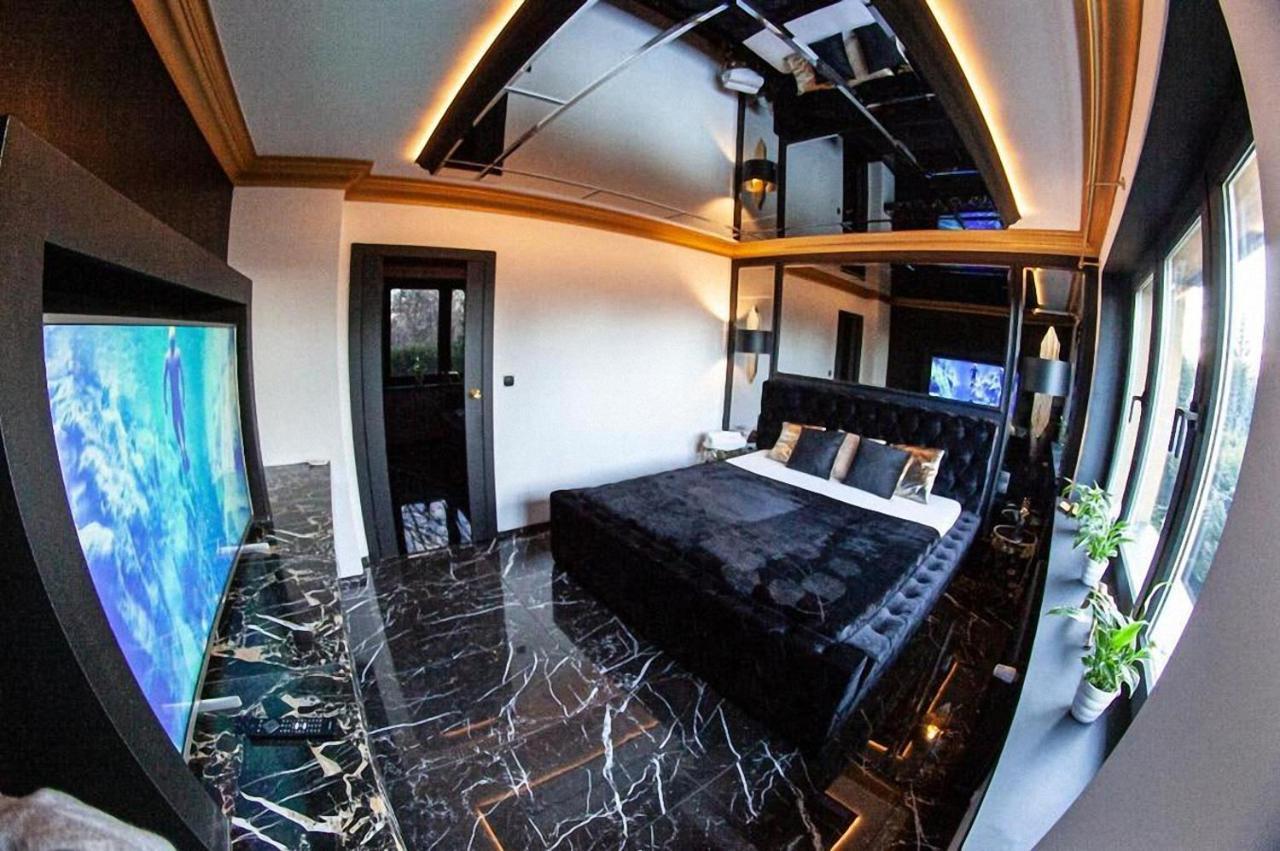 Black Night Willa Pulkowa Apartment Varşovia Exterior foto