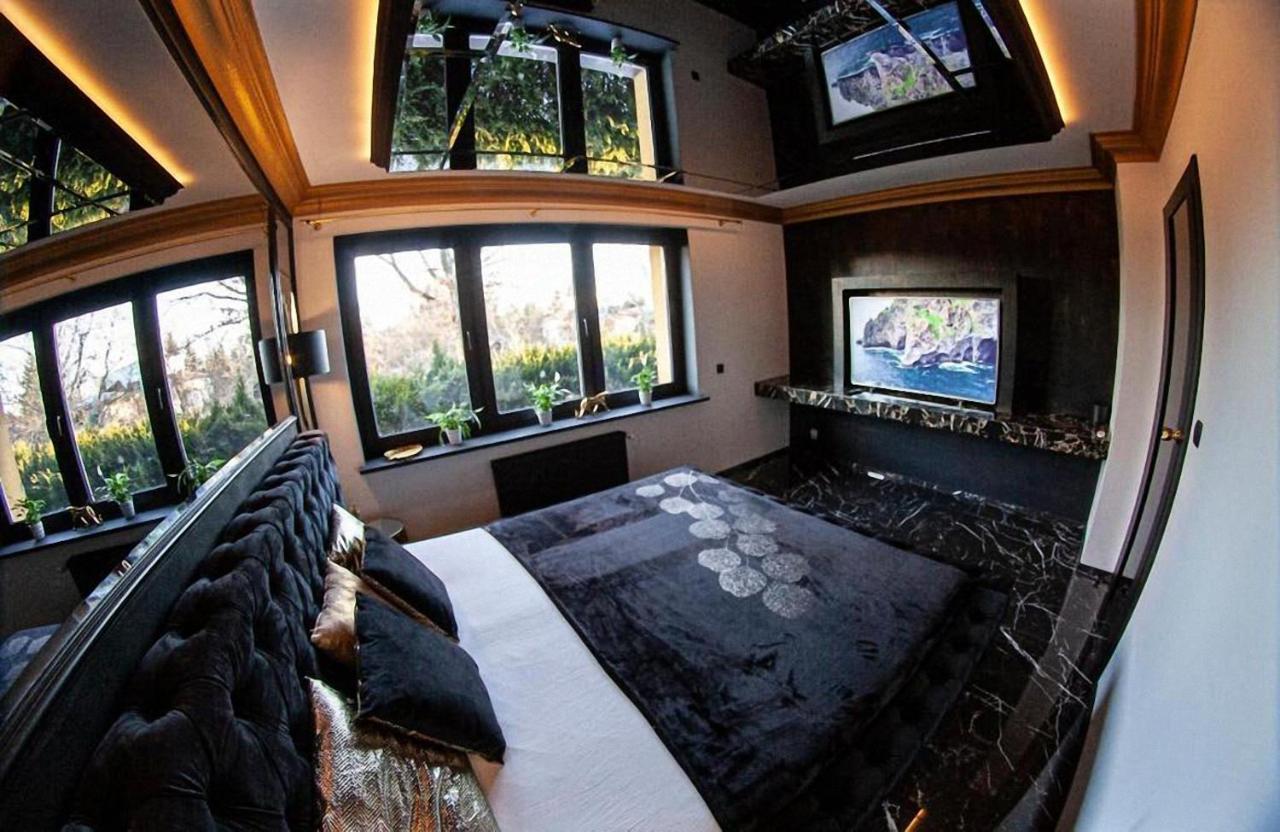 Black Night Willa Pulkowa Apartment Varşovia Exterior foto